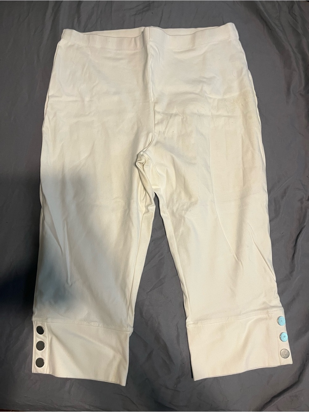Torrid Women's white Cropped Button-Hem Capris